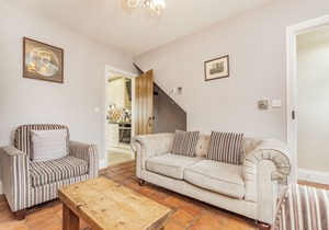 FISHER COTTAGE, pet friendly, character holiday cottage in Hornsea
