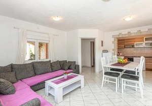 Five-Bedroom Holiday Home In Cista Velika