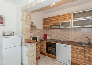 Five-Bedroom Holiday Home In Cista Velika