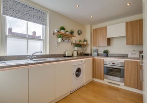 Flat 5 Penlu - Two Bedroom Apartment, Sleeps 4
