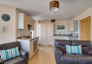 Flat 6 Penlu - Two Bedroom Apartment, Sleeps 3
