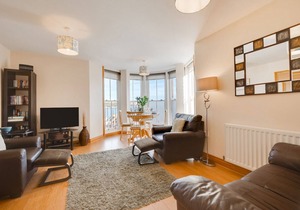Flat 7 Penlu - Two Bedroom Apartment, Sleeps 4