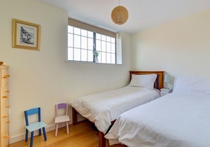 Flat 8 Broadleys - Two Bedroom Apartment, Sleeps 3