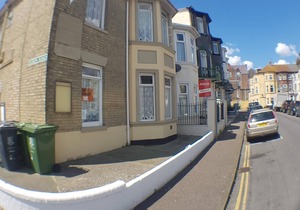 Flat - Sleeps 2 & On Street Parking