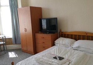 Flat - Sleeps 2 & On Street Parking