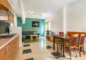 Flat with large pool, observatory, volleyball court and table tenis