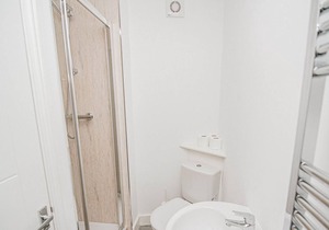 Florence Avenue - Newly refurbished 1 bed apartment 5mins from Amazon distribution centre and Don...