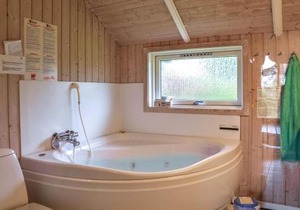 Four-Bedroom Holiday Home In Dronningmolle