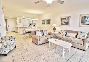 Fourth Floor Condo Across from Beach Access, Balcony, Pool, Grill Area, Elevator