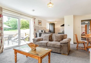 FOXLAIR COTTAGE, pet friendly, with a garden in Withypool