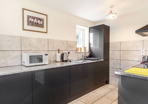 FOXLAIR COTTAGE, pet friendly, with a garden in Withypool