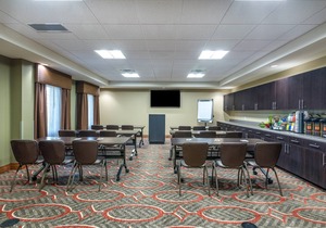 Free Breakfast, Free Wi-Fi, Indoor Pool and Hot Tub | Great Place to Stay!