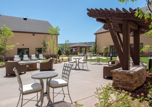 Free Breakfast. Pool. Gym. Near Rock Creek Country Club! Your Next Vacation!