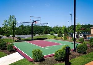 Free Breakfast. Seasonal Outdoor Pool. Gym. Near Longwood Gardens!