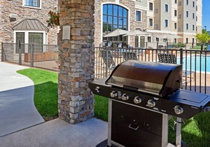 Free Breakfast. Seasonal Outdoor Pool. Gym. Near Longwood Gardens! Your Next Trip!