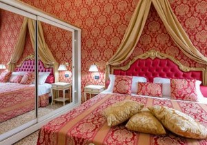 Friendly Venice Suites