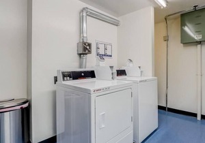 Frontdesk | Central Downtown Studio