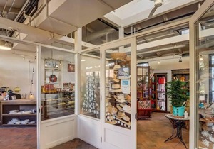 Frontdesk | Central Downtown Studio