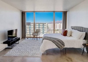Frontdesk | Central Downtown Studio