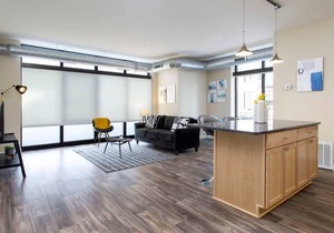 Frontdesk | Comfortable + Open 1BR near Downtown