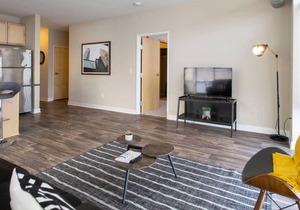 Frontdesk | Comfortable + Open 1BR near Downtown