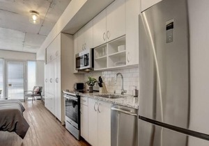 Frontdesk | Convenient Studio Apt near East Town