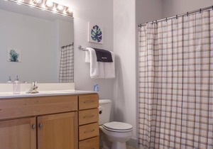 Frontdesk | Walk to Everything from 2 BR Apt