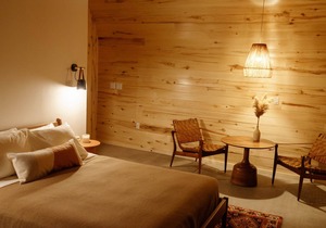 Frontier Drive-Inn | Suite 12