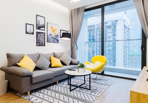Full furnised serviced apartment at Vinhome Metropolis building