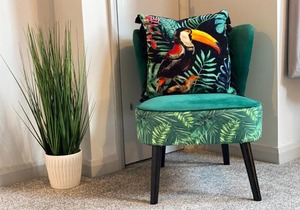 Funky Stylish Apartment! - 5 Minute Walk to the Best Beach! - Great Location - Parking - Fast WiFi - Smart TV - Newly decorated - sleeps up to 4! Close to Bournemouth & Poole Town Centre & Sandbanks