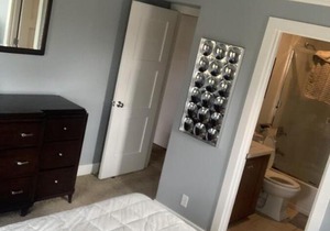 FURNISHED MASTER BEDROOM - NEAR PUBLIC TRANSIt
