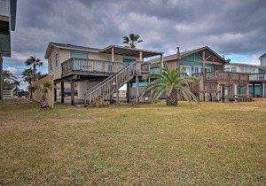 Galveston Beach House with Private Deck and Gulf Views