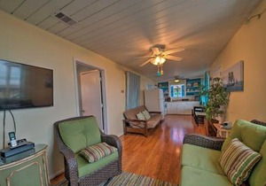 Galveston Beach House with Private Deck and Gulf Views