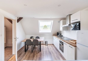 Gemütlich 6 - Two Bedroom Apartment, Sleeps 4