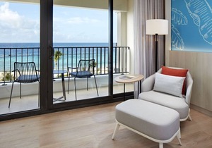 Get Ready for Adventures! Pool, Free Parking, Bar, Close to Jan Thiel Beach