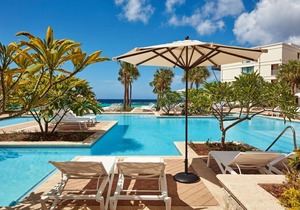 Get Ready for Adventures! Pool, Free Parking, Bar, Close to Jan Thiel Beach