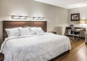 Getaway with Friends! FREE Parking, Minutes to Downtown Boston and Woburn Mall!