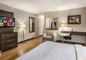 Getaway with Friends! FREE Parking, Minutes to Downtown Boston and Woburn Mall!