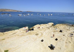 Getawaysmalta - Seashells Apartment 11 With Terrace And Sea Views In Bugibba