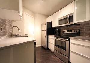 Glaciers Reach #39 | 2 Bedroom with Kitchen, Fireplace and Private Hot Tub