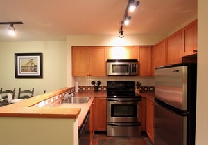 Glaciers Reach #66 | 2 Bedroom with Kitchen, Fireplace and Private Hot Tub