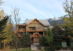 Glaciers Reach #66 | 2 Bedroom with Kitchen, Fireplace and Private Hot Tub