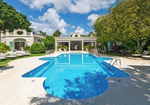 Glamorous Beachfront Estate - Leamington