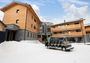 Golden Lodges Rauris Resort with ski storage