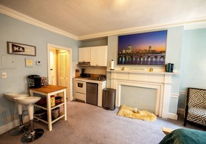 Gorgeous Beacon Hills Studio next to State house