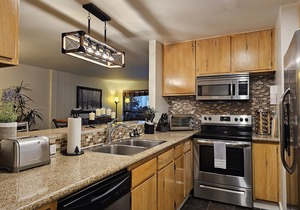 Gorgeous Condo - Walk To Eagle Express/Chair 15! Pet Friendly!