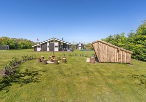 Gorgeous home in Ejstrupholm with WiFi