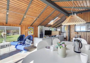 Gorgeous home in Faaborg with WiFi