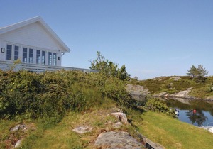 Gorgeous home in Flekkerøy with WiFi