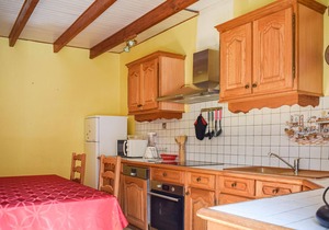 Gorgeous home in Lezardrieux with WiFi